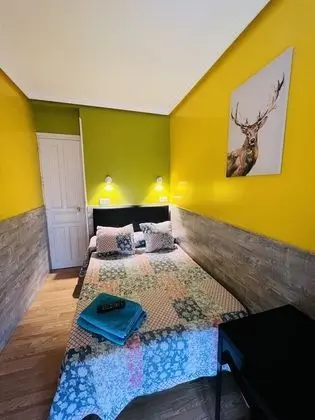 Tek Büyük Yataklı Oda, Ortak Banyo