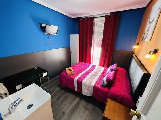 Tek Büyük Yataklı Oda, Ortak Banyo