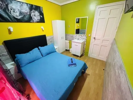 Tek Büyük Yataklı Oda, Ortak Banyo