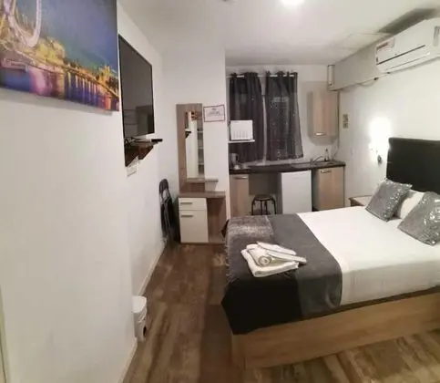 Deluxe Tek Büyük Yataklı Oda