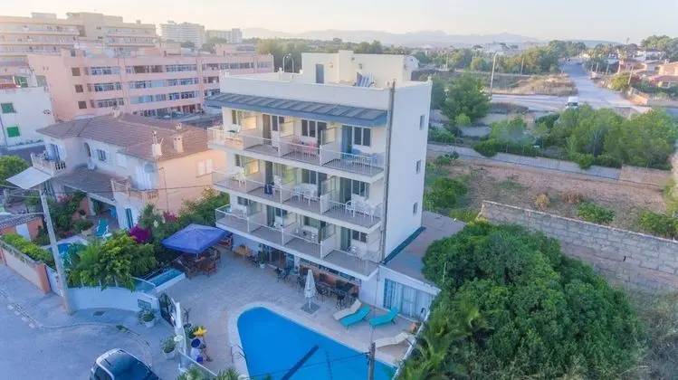 Basic Tek Büyük veya İki Ayrı Yataklı Oda, 2 Tek Kişilik Yatak, Havuz Manzaralı