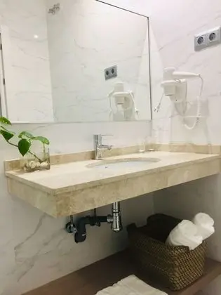 Superior Üç Kişilik Oda, Balkon