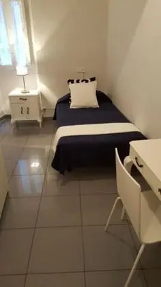 Tek Kişilik Oda, 1 Tek Kişilik Yatak, Ortak Banyo