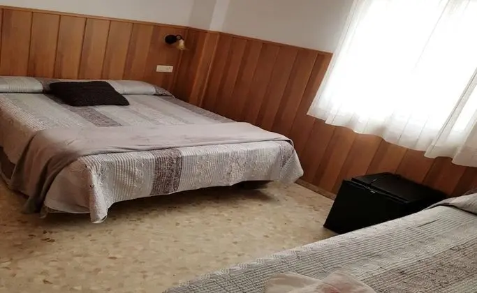 Üç Kişilik Oda