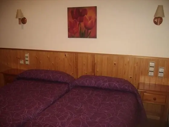 Büyük Yataklı Tek Kişilik Oda