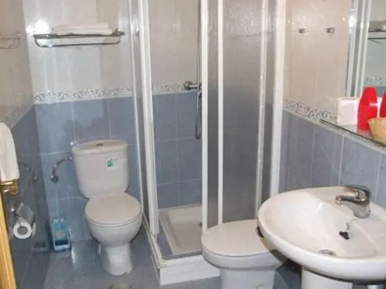 Tek Büyük Yataklı Oda, 1 Çift Kişilik Yatak, Sigara İçilmez