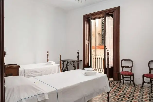 Tek Büyük Yataklı Oda, Ortak Banyo