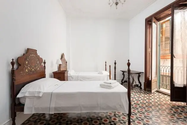 Tek Büyük Yataklı Oda, Ortak Banyo