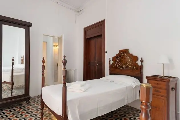 Tek Büyük Yataklı Oda, Ortak Banyo