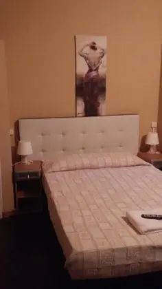 Basic Tek Büyük Yataklı Oda