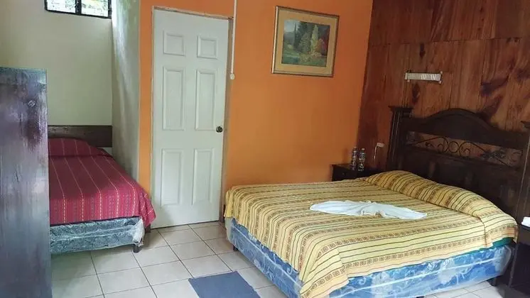 Standard Üç Kişilik Oda, Özel Banyo (1 Double and 1 Single Bed )