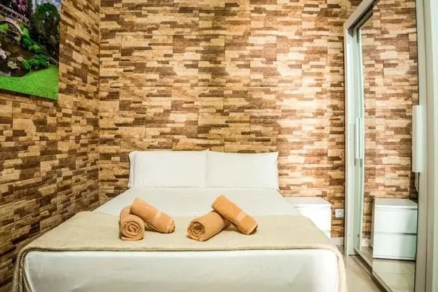 Tek Büyük Yataklı Oda, Ortak Banyo