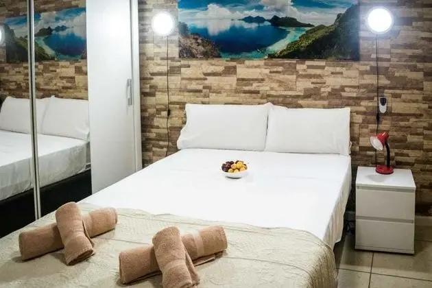 Tek Büyük Yataklı Oda, Ortak Banyo