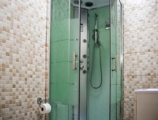 Tek Kişilik Oda, Ortak Banyo