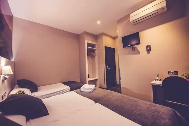 Basic Üç Kişilik Oda, Özel Banyo