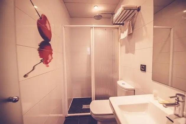 Basic Üç Kişilik Oda, Özel Banyo