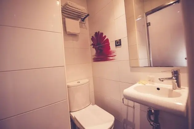 Basic Üç Kişilik Oda, Özel Banyo