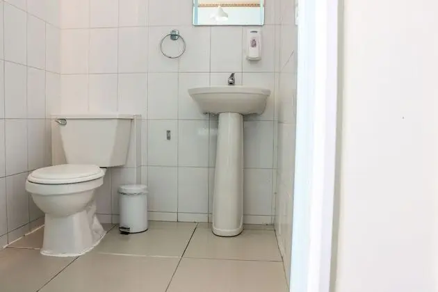 Dört Kişilik Oda, Ortak Banyo