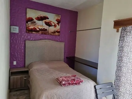 Basic Oda, 1 Büyük (Queen) Boy Yatak