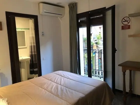 City Tek Büyük Yataklı Oda