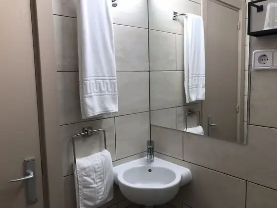 City Tek Büyük Yataklı Oda