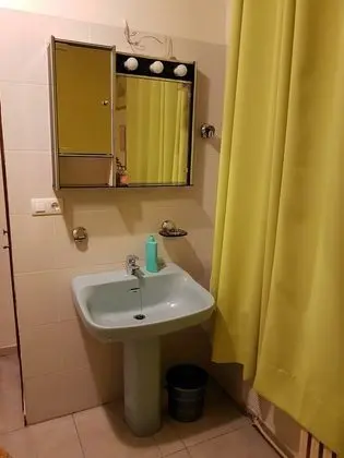Economy Tek Kişilik Oda, Ortak Banyo