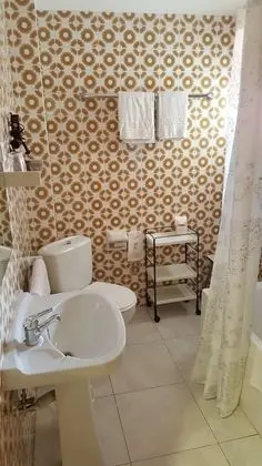 Tek Büyük Yataklı Oda, 1 Çift Kişilik Yatak