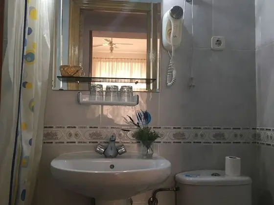 Üç Kişilik Oda, Özel Banyo