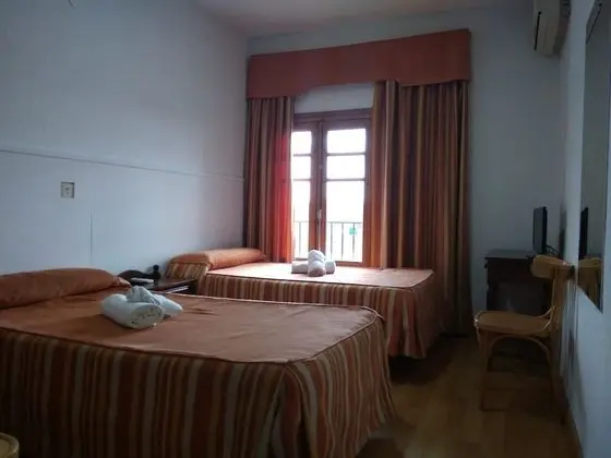 Tek Büyük veya İki Ayrı Yataklı Oda