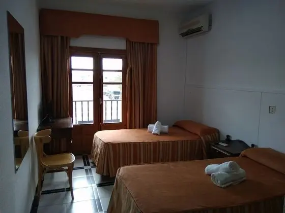 Tek Büyük veya İki Ayrı Yataklı Oda