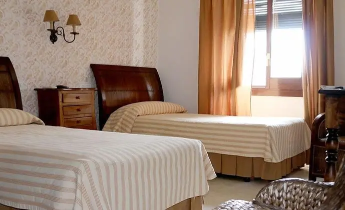 Tek Büyük veya İki Ayrı Yataklı Oda