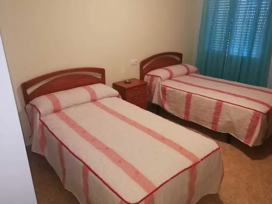 Büyük Yataklı Tek Kişilik Oda