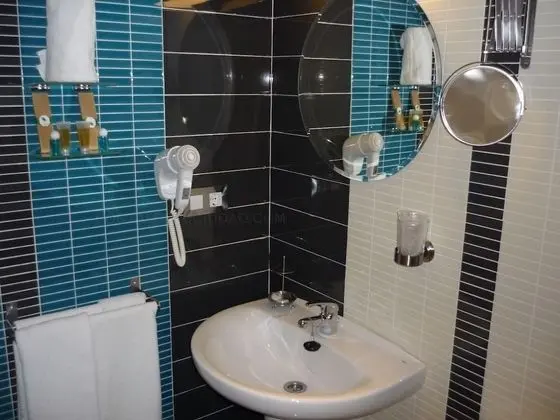 Üç Kişilik Oda