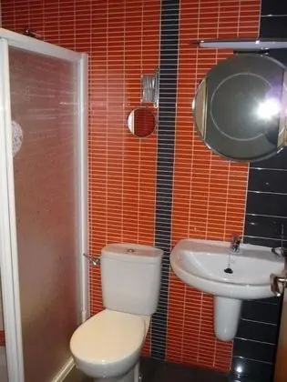Üç Kişilik Oda