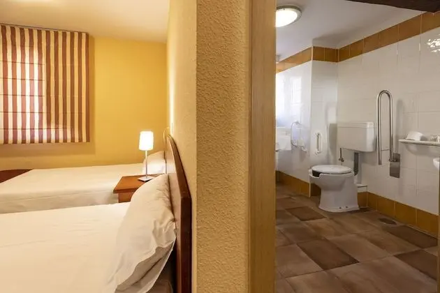 Tek Büyük veya İki Ayrı Yataklı Oda