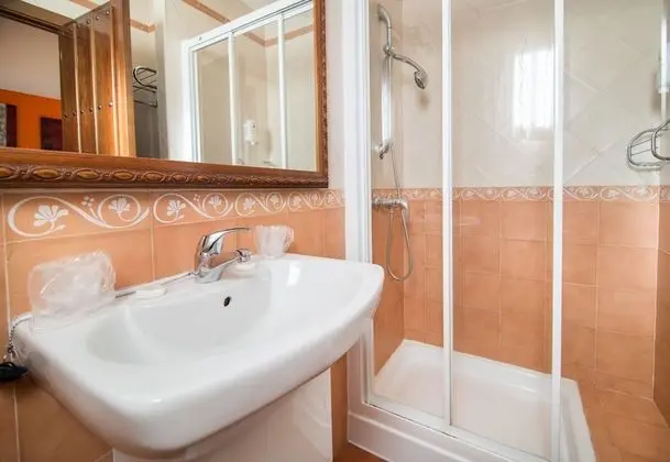 Standard Tek Büyük Yataklı Oda, 2 Tek Kişilik Yatak