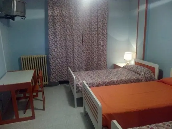 Üç Kişilik Oda, Göl Manzaralı