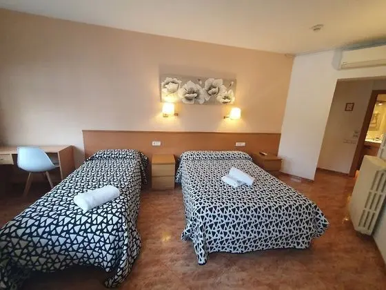 Üç Kişilik Oda