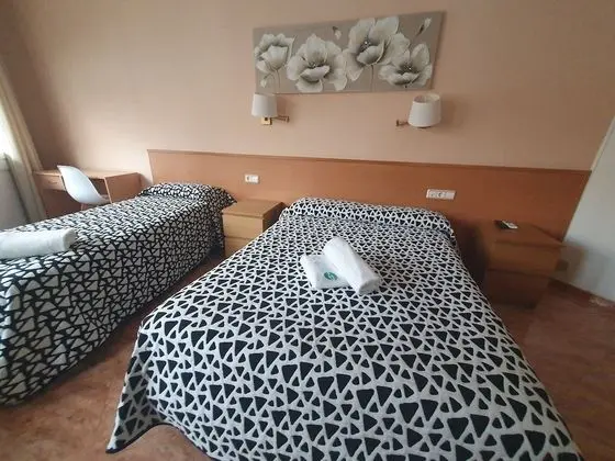 Üç Kişilik Oda