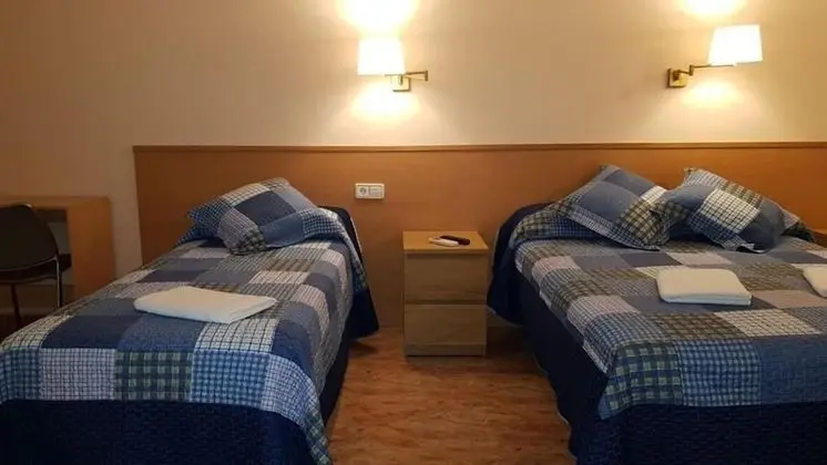 Üç Kişilik Oda