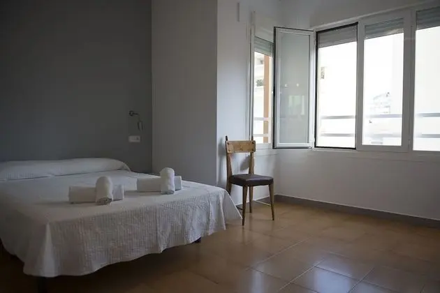 Tek Büyük veya İki Ayrı Yataklı Oda, Ortak Banyo