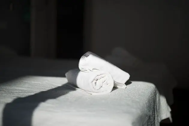 Tek Büyük veya İki Ayrı Yataklı Oda, Ortak Banyo