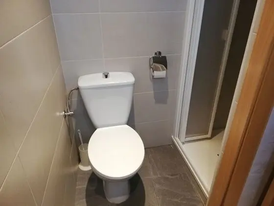 Üç Kişilik Oda, Birden Çok Yatak, Özel Banyo (1 Double and 1 Single)