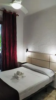 Tek Büyük veya İki Ayrı Yataklı Oda, Ortak Banyo