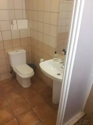 Tek Kişilik Oda, 1 Tek Kişilik Yatak, Ortak Banyo