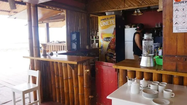 Deluxe Tek Büyük Yataklı Oda, Kısmi Deniz Manzaralı