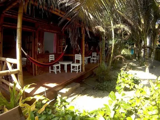 Deluxe Tek Büyük Yataklı Oda, Kısmi Deniz Manzaralı