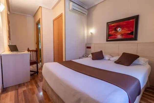 Tek Büyük Yataklı Oda