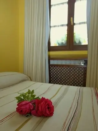 Büyük Yataklı Tek Kişilik Oda