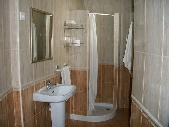 Tek Büyük veya İki Ayrı Yataklı Oda